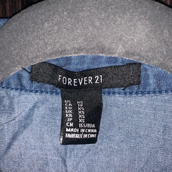 Denim Lace back Tie- Front Crop Top - Picture 4 of 5